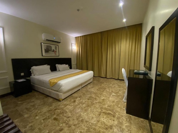 Rollins Hotel image 29